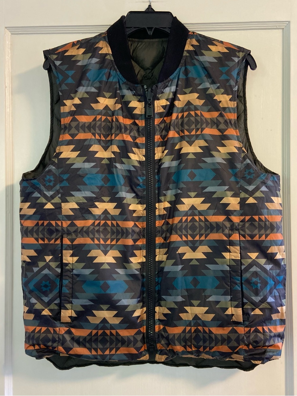 Pendleton Wild Horse Reversible Down Vest Quilted Puffer Men’s M Aztec & Green